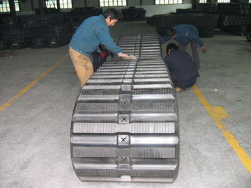 ভালো দাম Komatsu সিডি 110r ক্যারিয়ার শক্ত রাবার চাল প্যাটার্ন জন্য উচ্চ ট্র্যাকশন Dumper রাবার ট্র্যাক অনলাইন